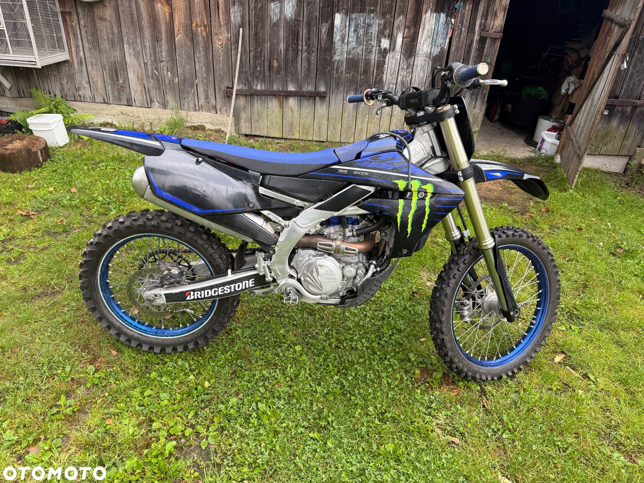 Yamaha YZF - 1