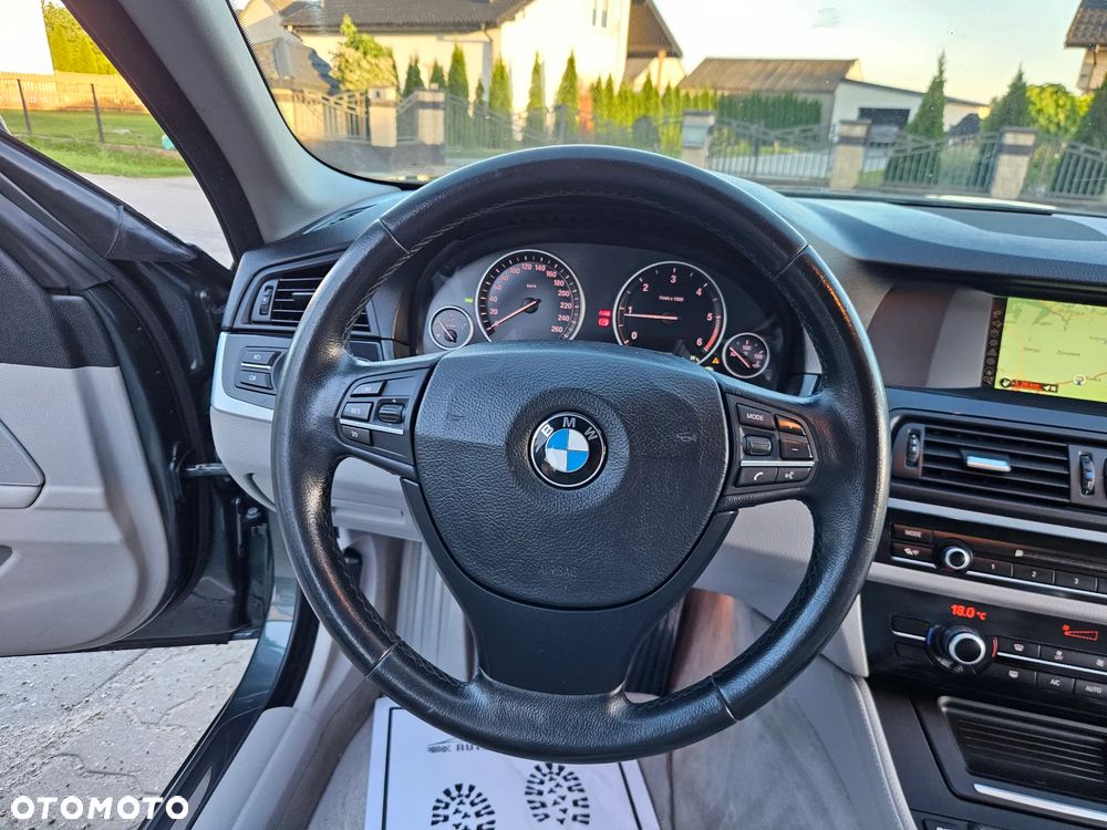 BMW Seria 5 520d Special Edition - 32