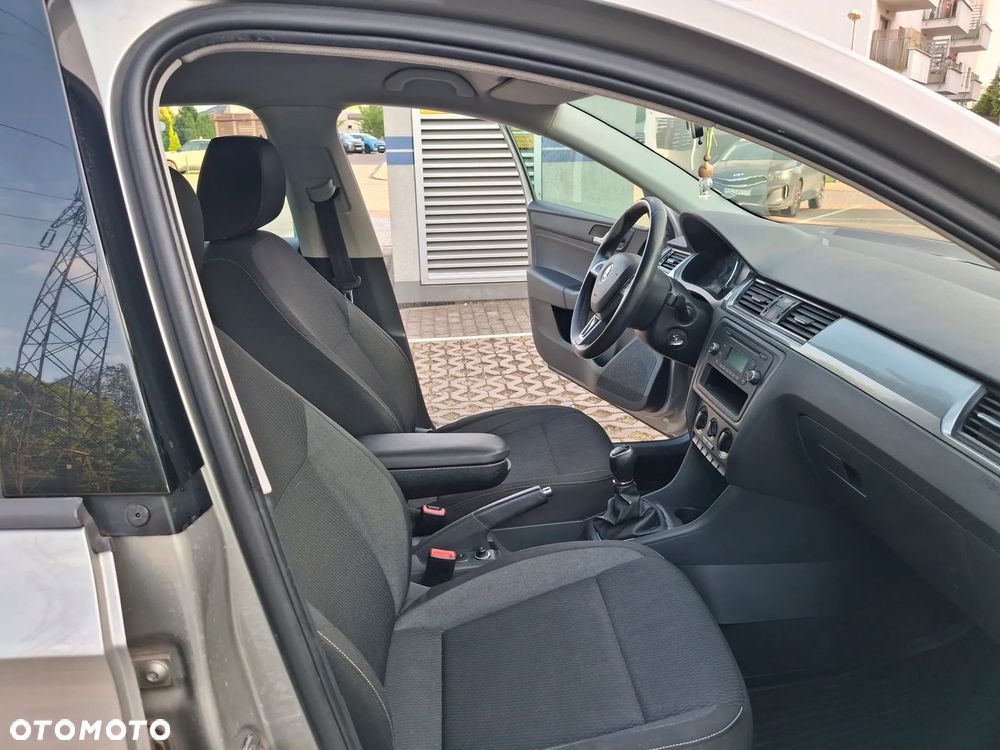 Skoda RAPID 1.2 TSI Ambition - 14