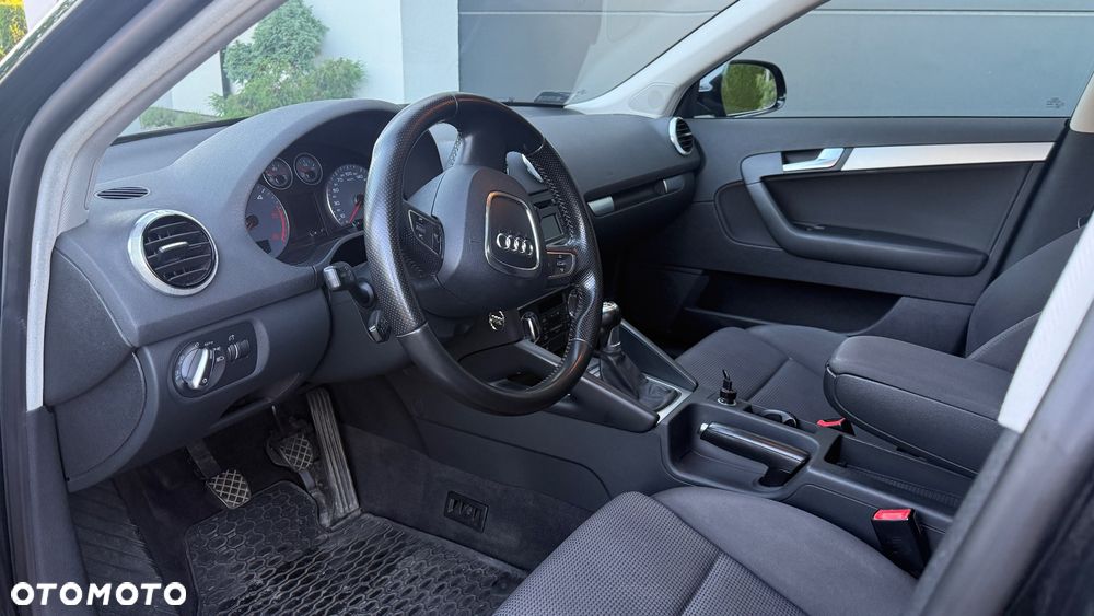 Audi A3 Sportback 1.6 TDI Ambiente - 18