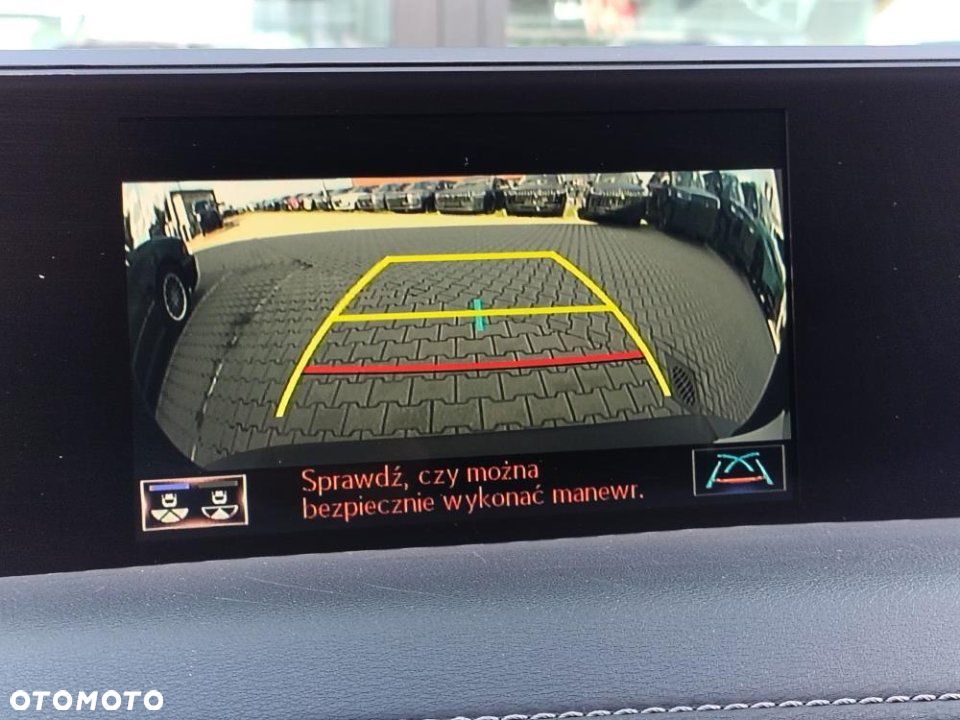 Lexus UX - 32