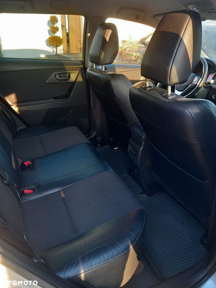 Toyota Auris 1.6 Prestige - 18