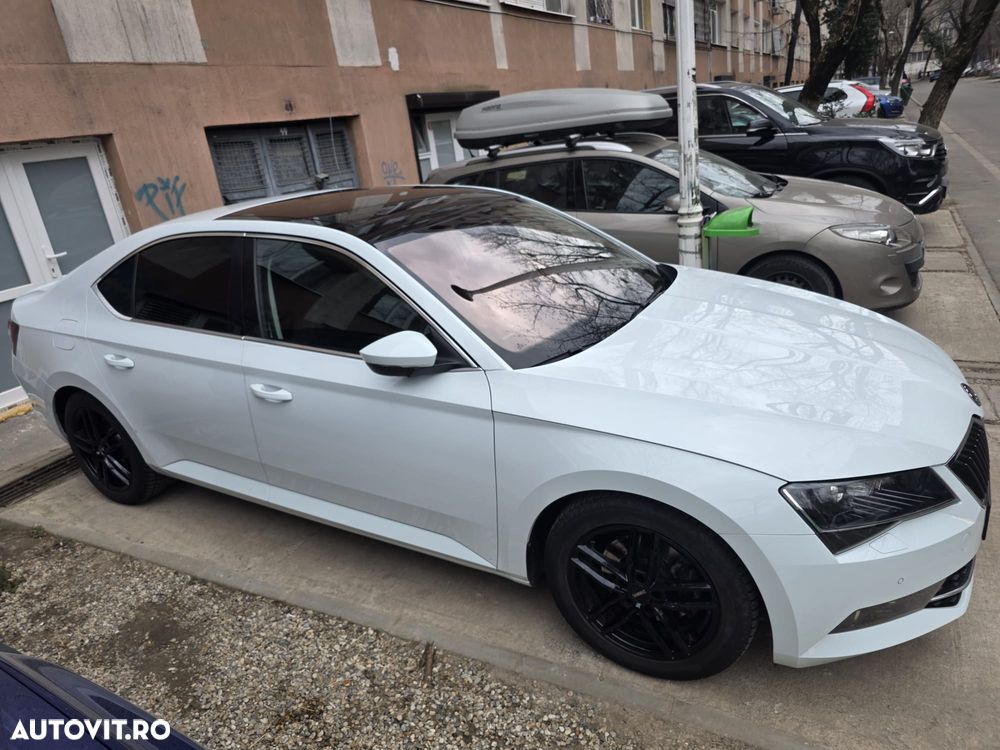 Skoda Superb 2.0 TDI DSG Premium Edition - 1