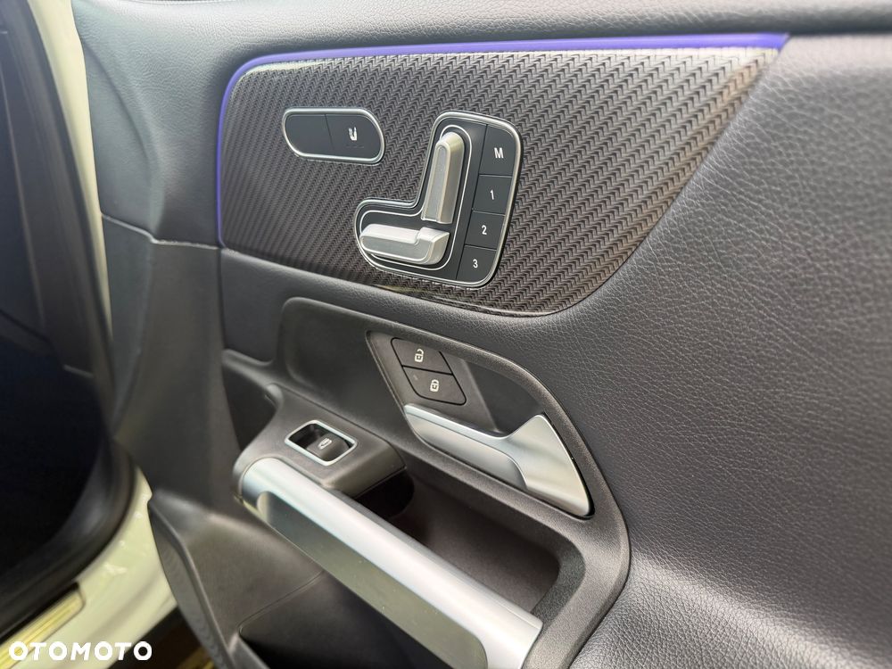 Mercedes-Benz GLB AMG 35 4Matic AMG Speedshift DCT 8G - 30