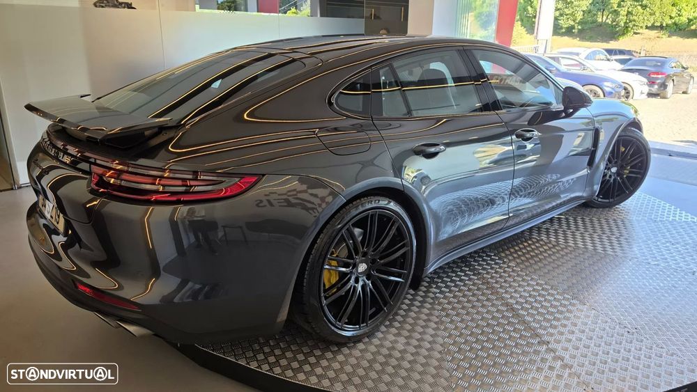 Porsche Panamera 4 S - 23