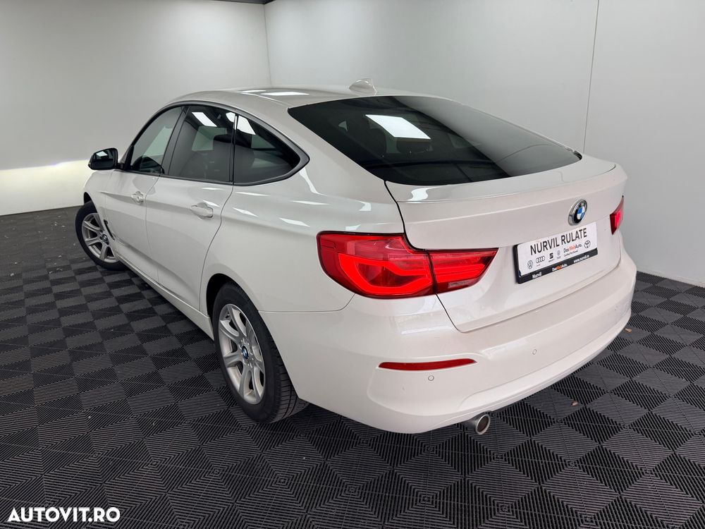 BMW Seria 3 318d Aut. Luxury Line - 8