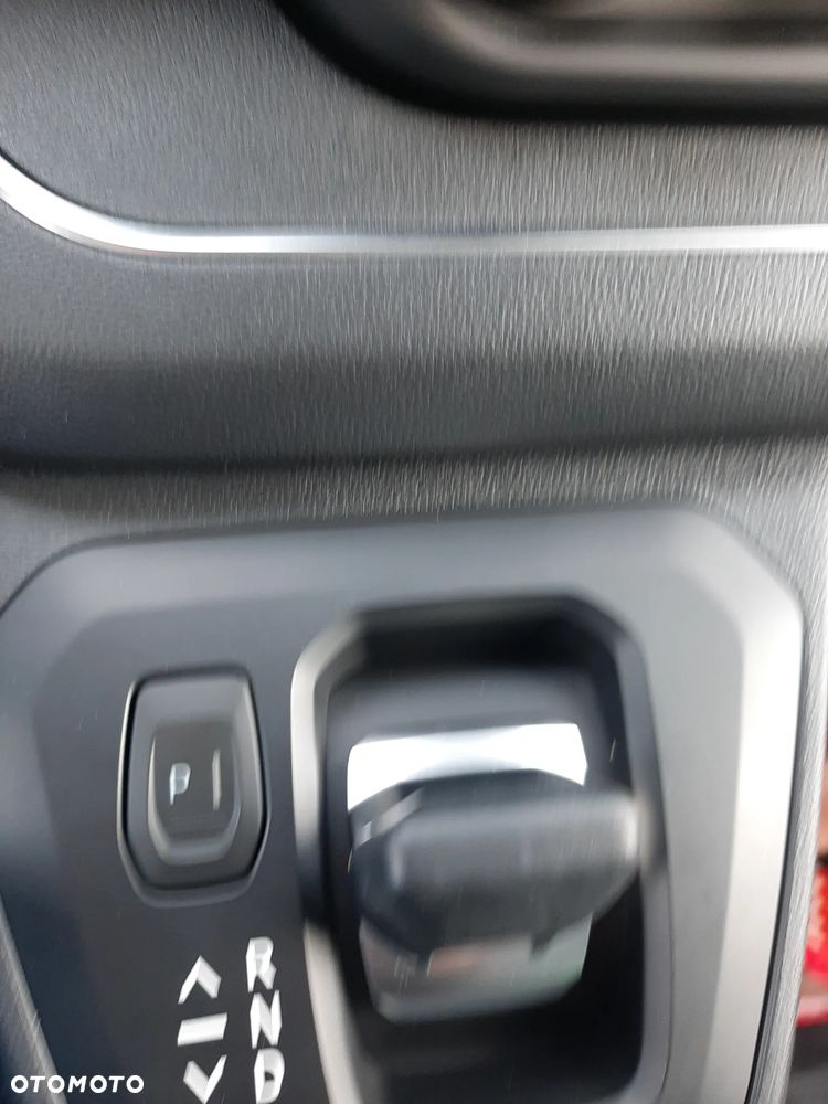 Renault Trafic 2.0 dCi EDC - 12