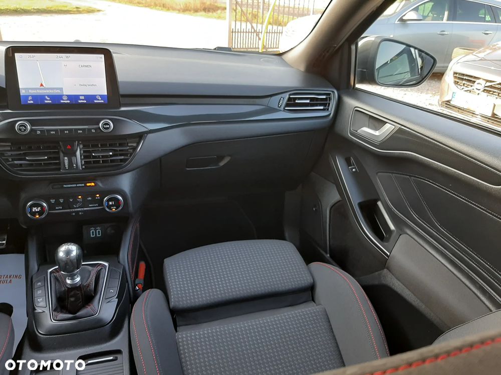 Ford Focus 1.5 EcoBlue STart-Stopp-System ST-LINE - 19