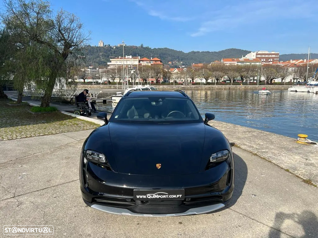 Porsche Taycan Cross Turismo 4 - 3
