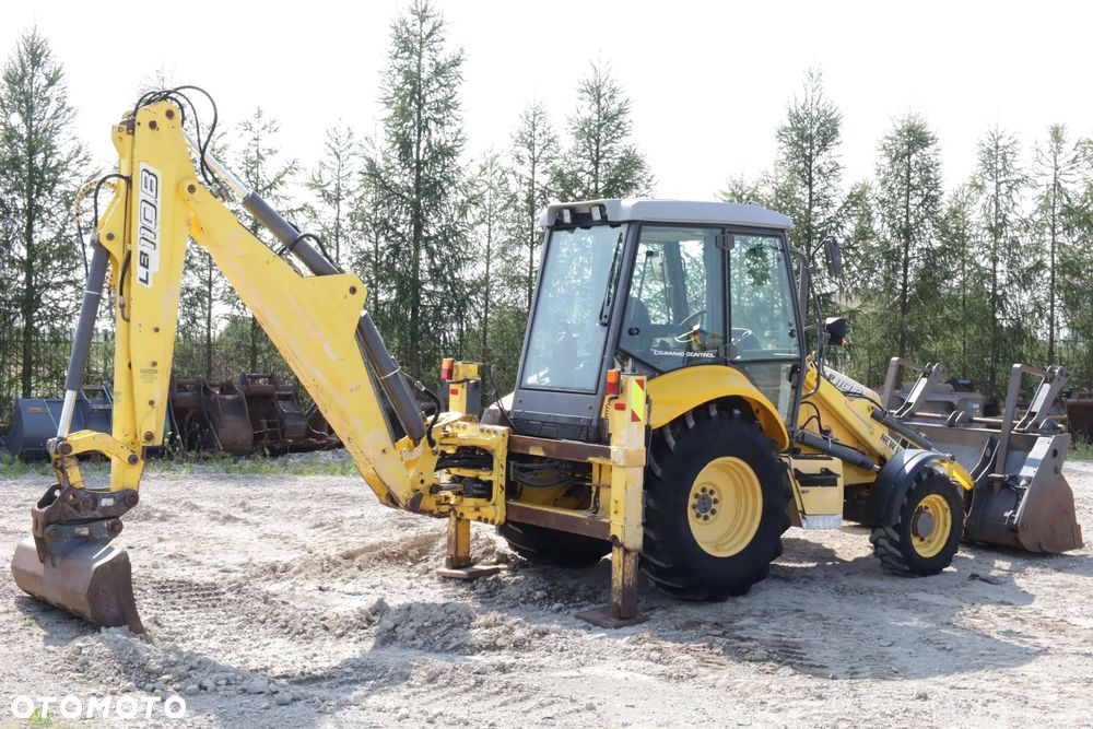 New Holland LB110B - 12