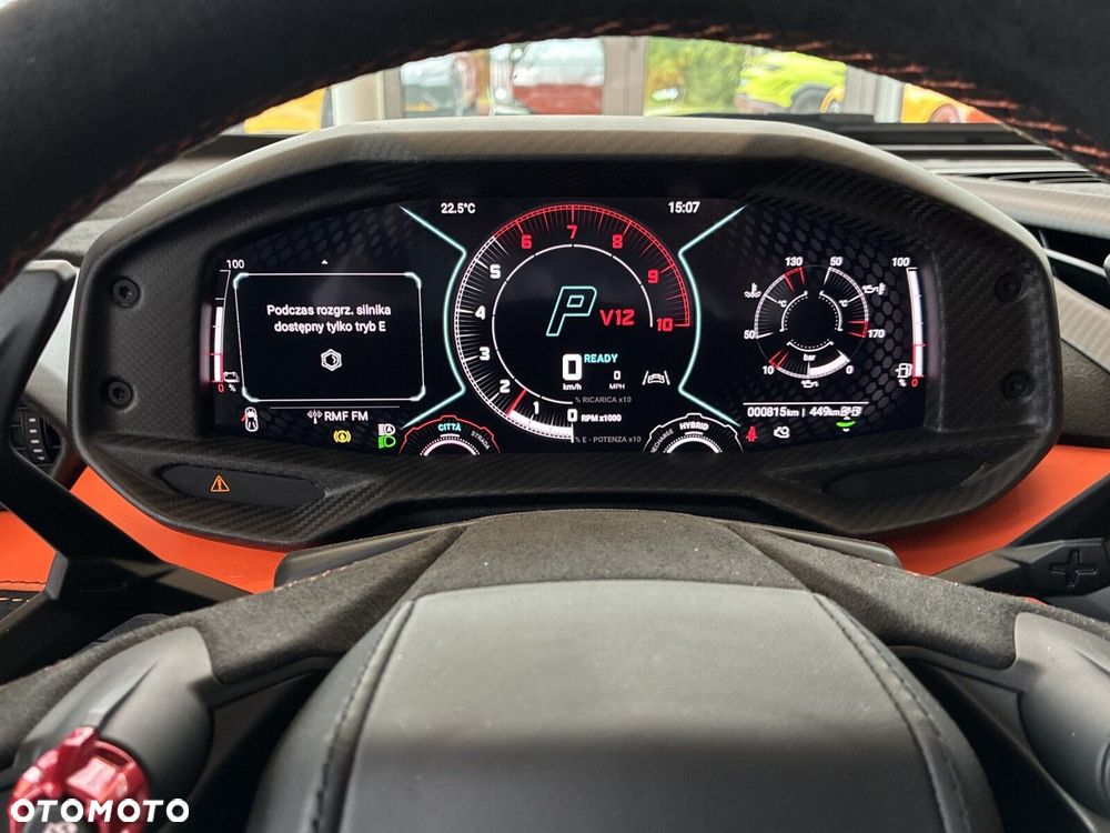 Lamborghini Revuelto - 17