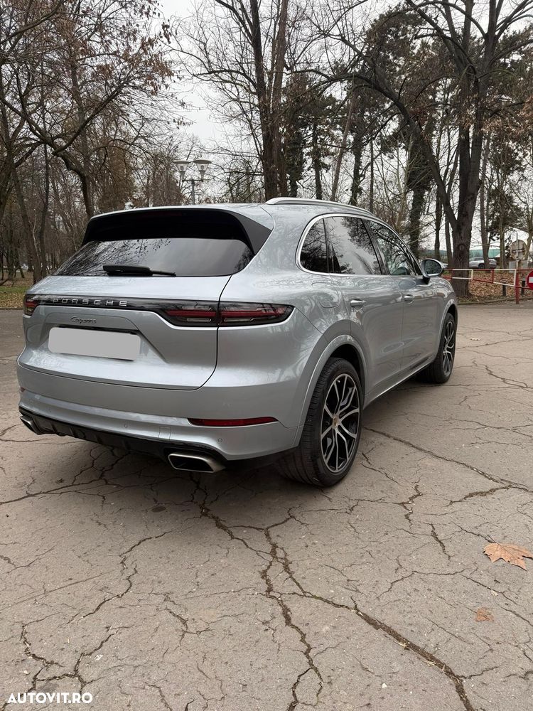 Porsche Cayenne - 5