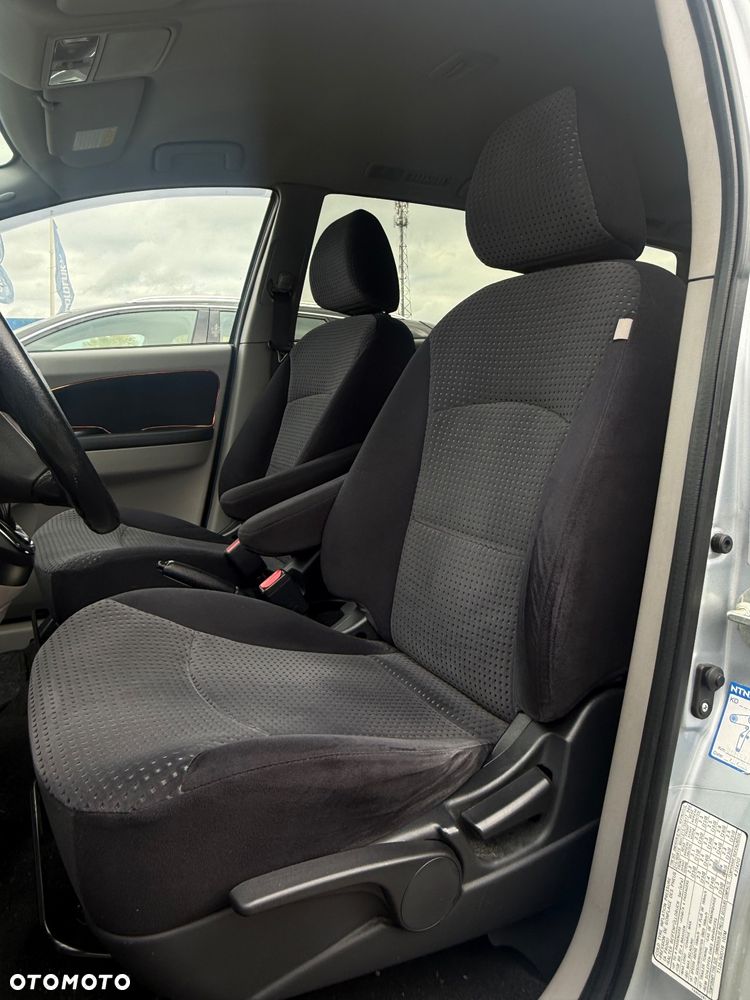 Mitsubishi Grandis 2.0 DI-D 6-Sitzer Intense - 2