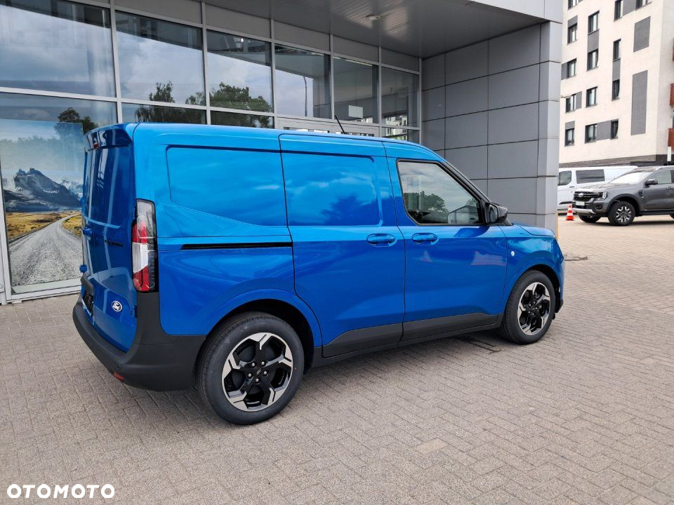 Ford Transit Courier - 8