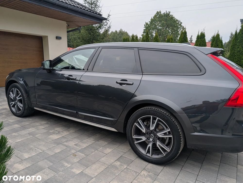 Volvo V90 Cross Country - 5