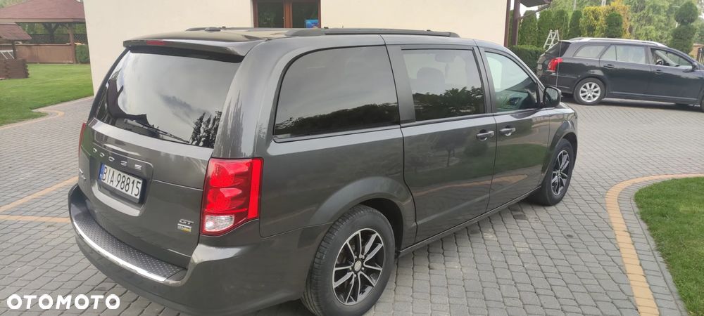 Dodge Grand Caravan - 6