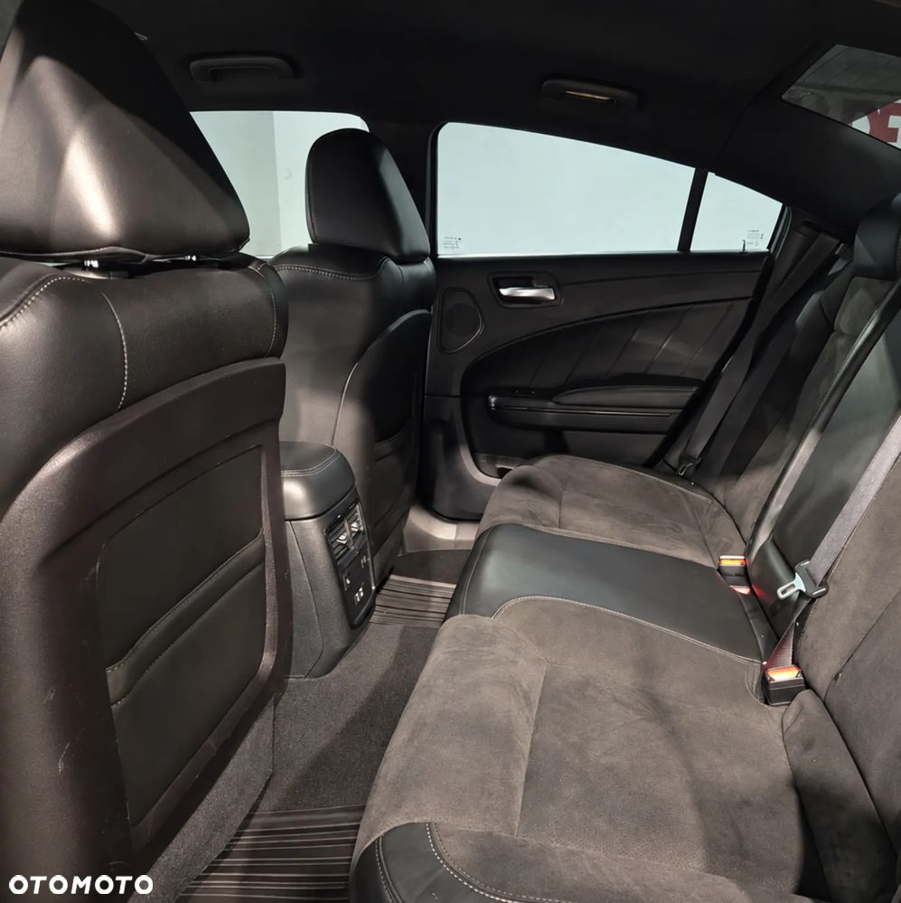 Dodge Charger 3.6 GT - 27