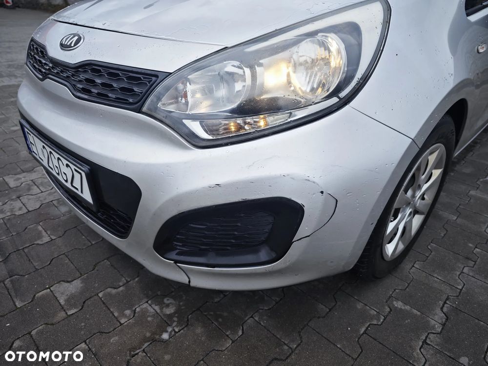 Kia Rio 1.2 L - 8