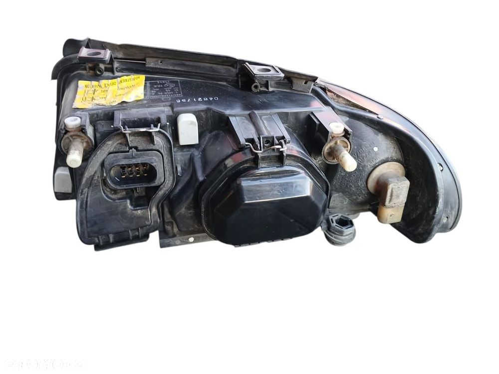 LAMPA PRAWA PRZEDNIA PRZÓD AUDI A4 B5 LAMPA PRAWY PRZÓD 08051230 A4 B5 - 2