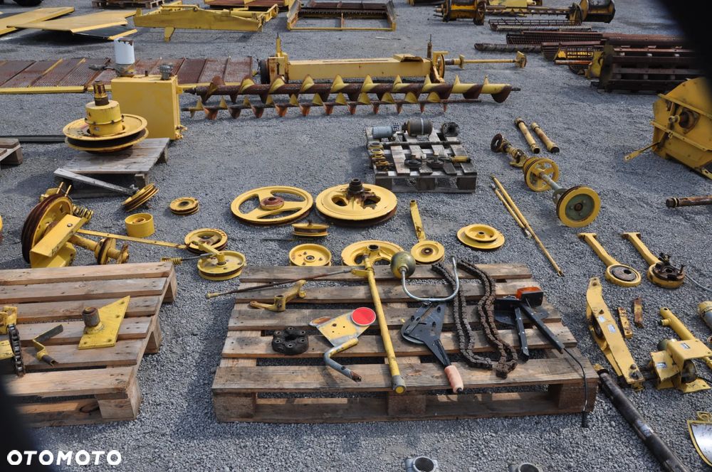 PIASTA   SKRZYNIA WAŁ  NEW HOLLAND TF78 TX66 - 9