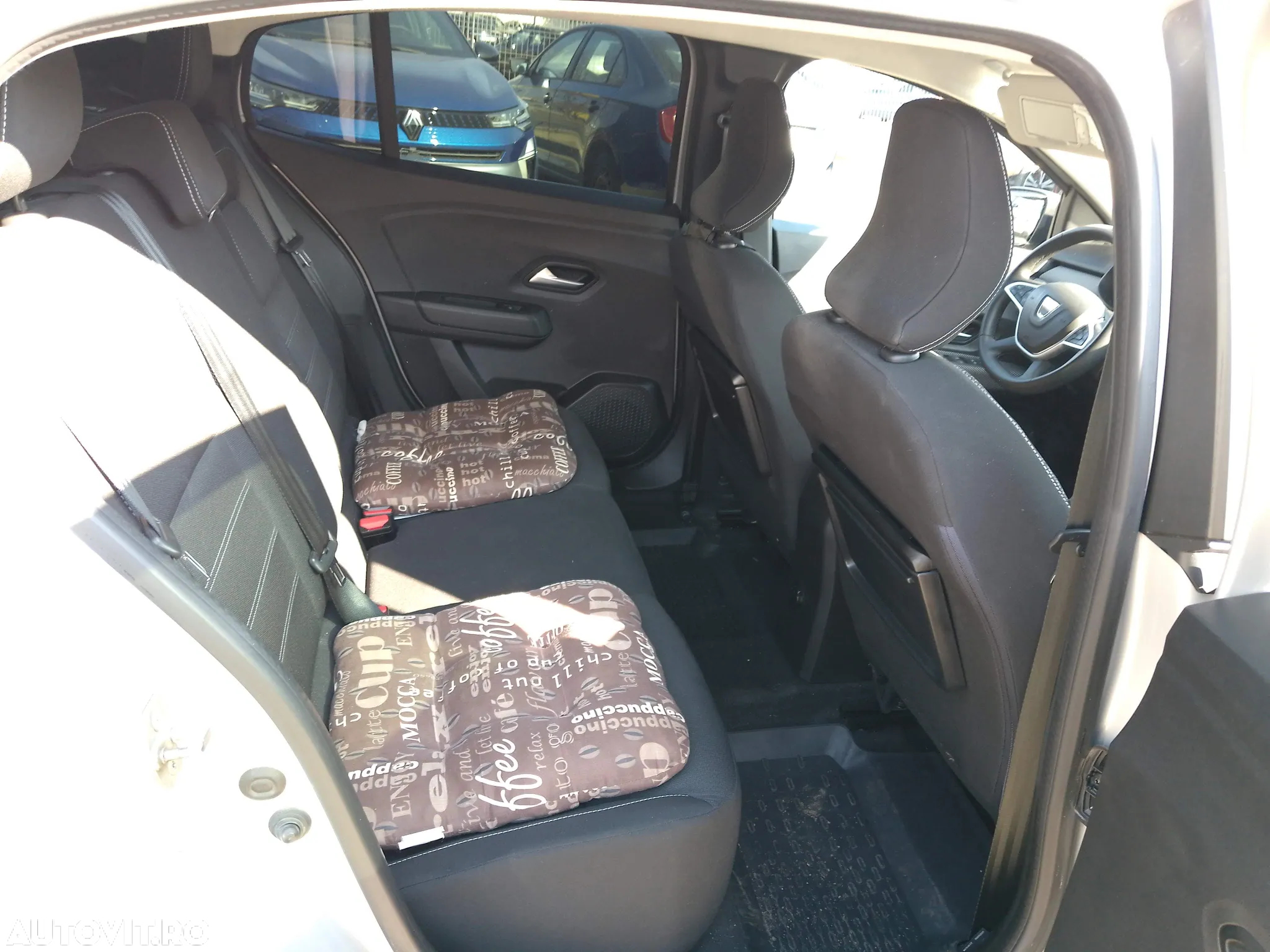 Dacia Logan TCe 90 MT6 Comfort - 9