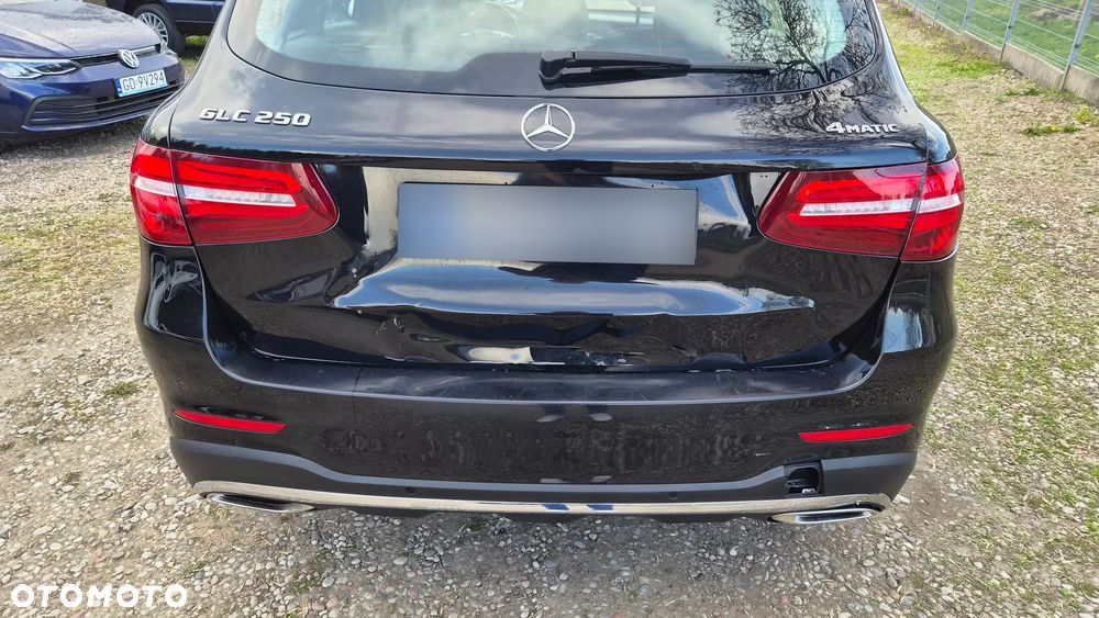 Mercedes-Benz GLC 250 4Matic 9G-TRONIC AMG Line - 7