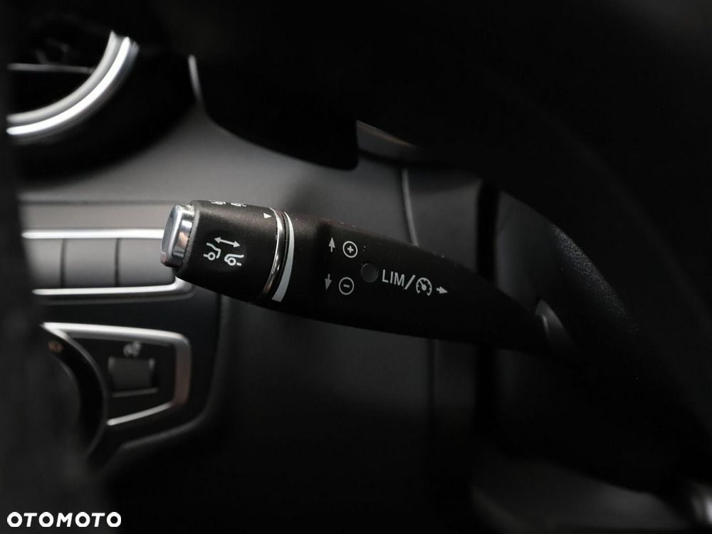 Mercedes-Benz Klasa C 200 4Matic 9G-TRONIC Avantgarde - 34