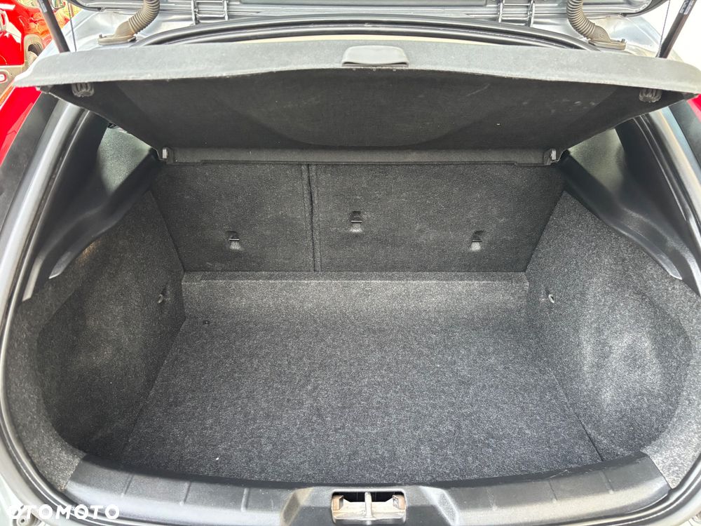 Volvo V40 D2 - 36