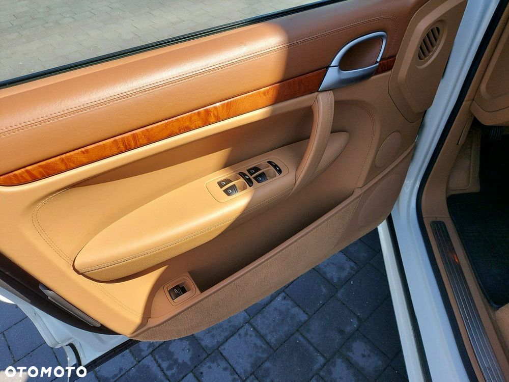 Porsche Cayenne - 20