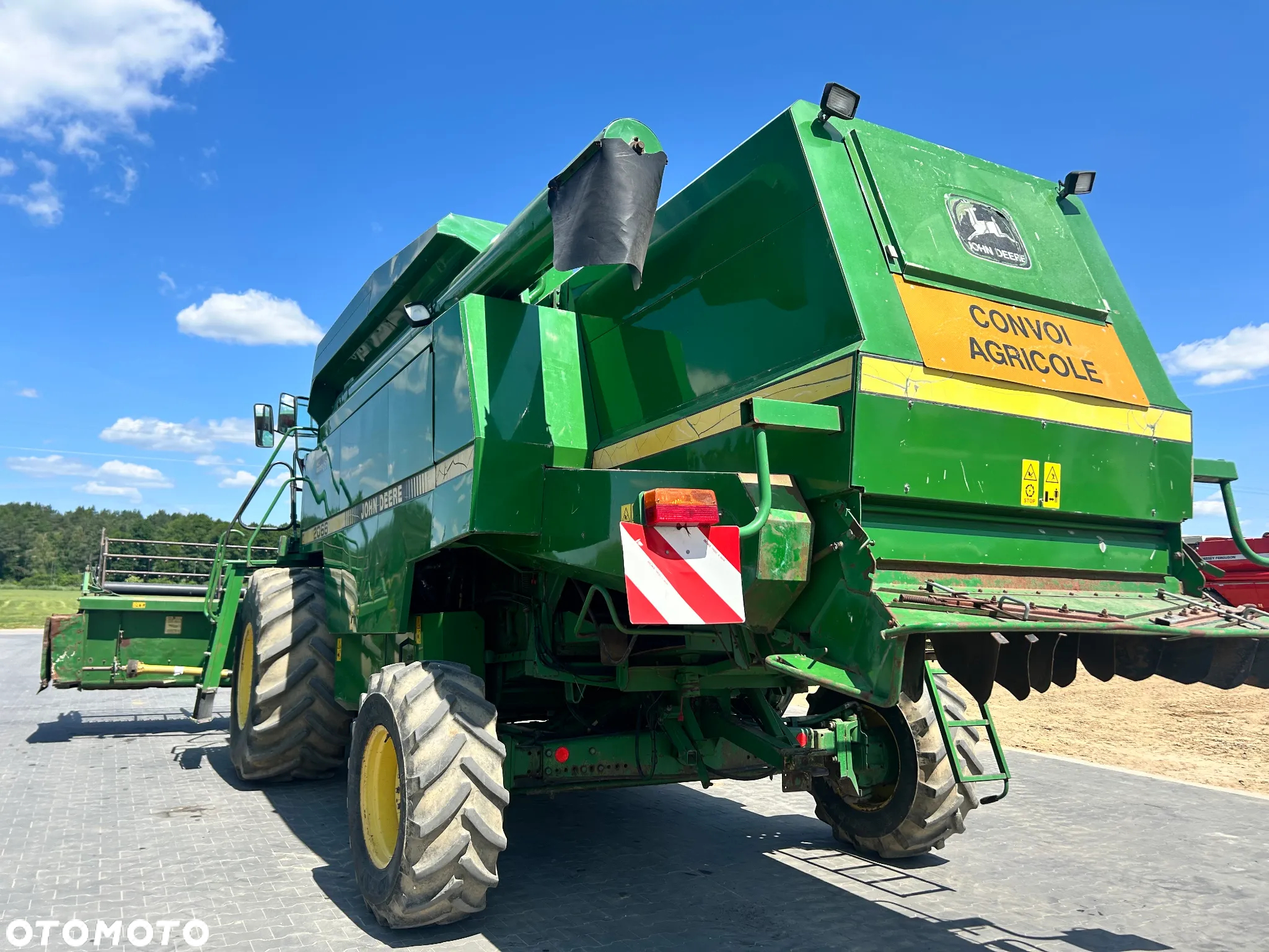 John Deere 2066 - 9
