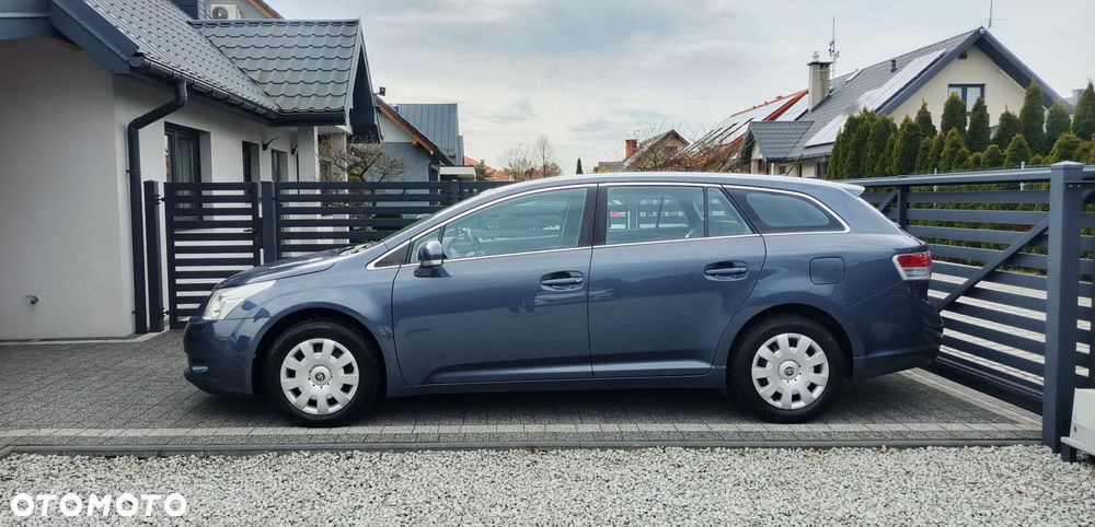 Toyota Avensis 1.8 Executive - 4