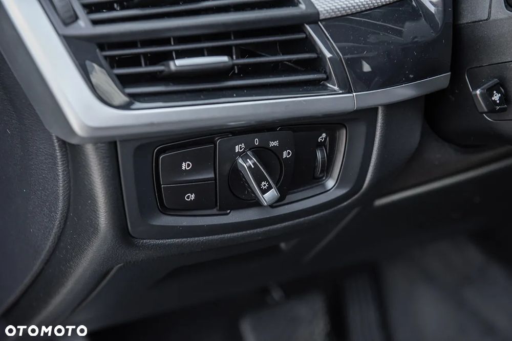 BMW X5 M M50d Sport-Aut - 24