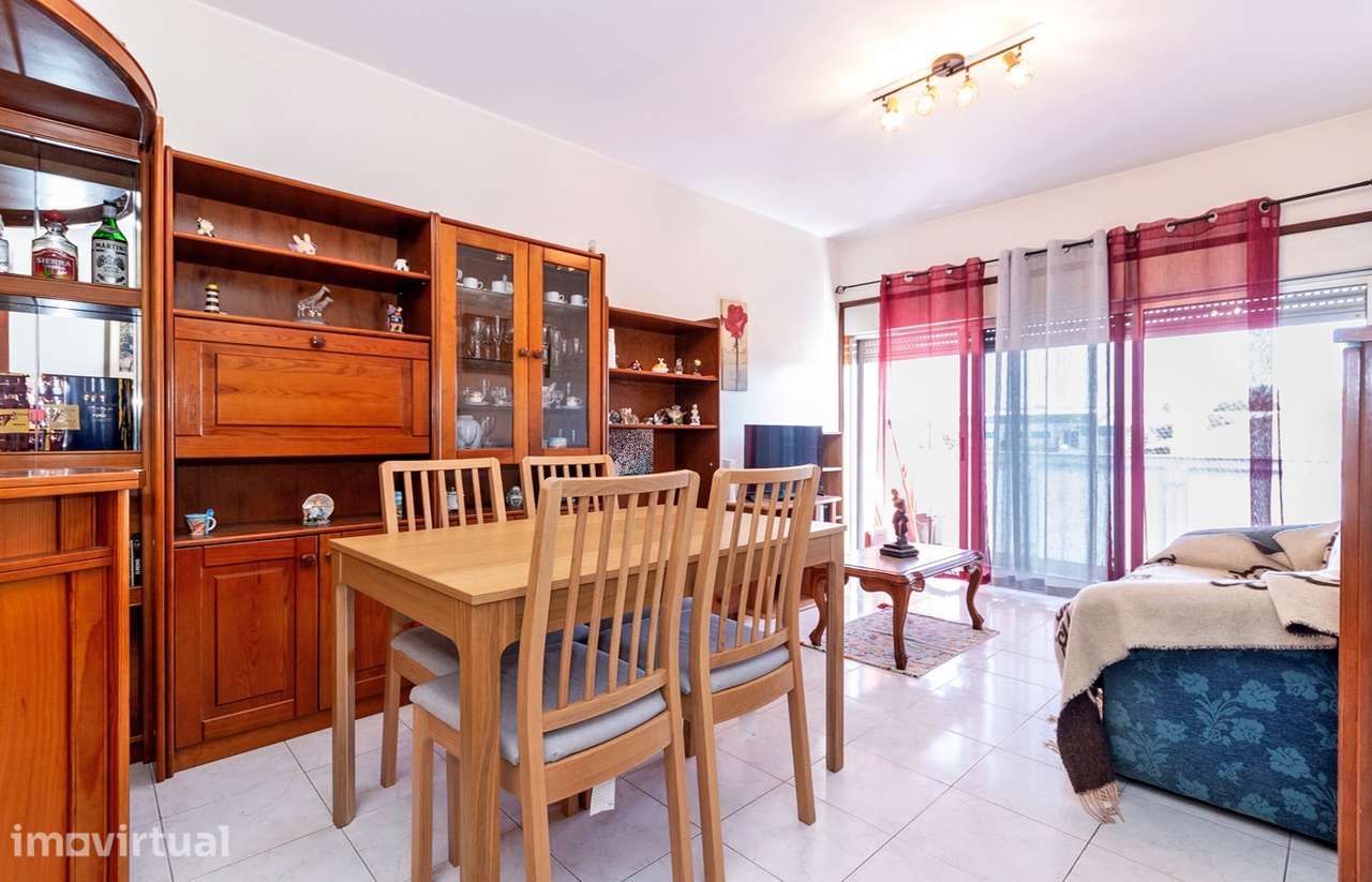 Apartamento T2 com varandas em Santa Maria de Lamas. - Grande imagem: 2/27