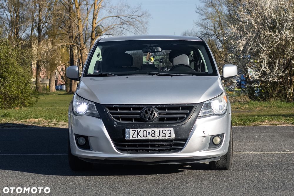 Volkswagen Routan - 16