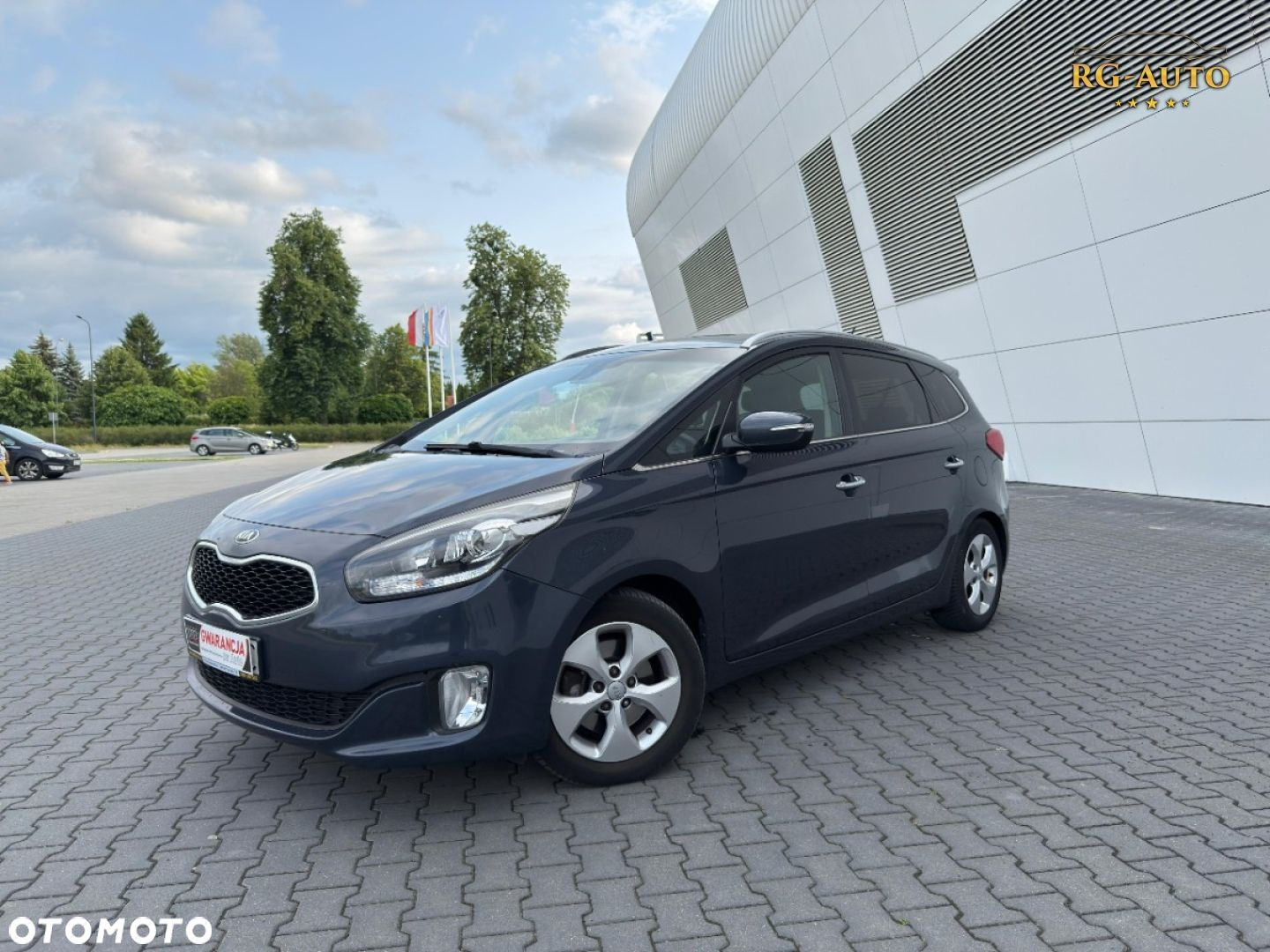 Kia Carens - 15