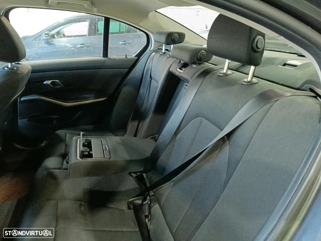 BMW 330 e Auto - 8