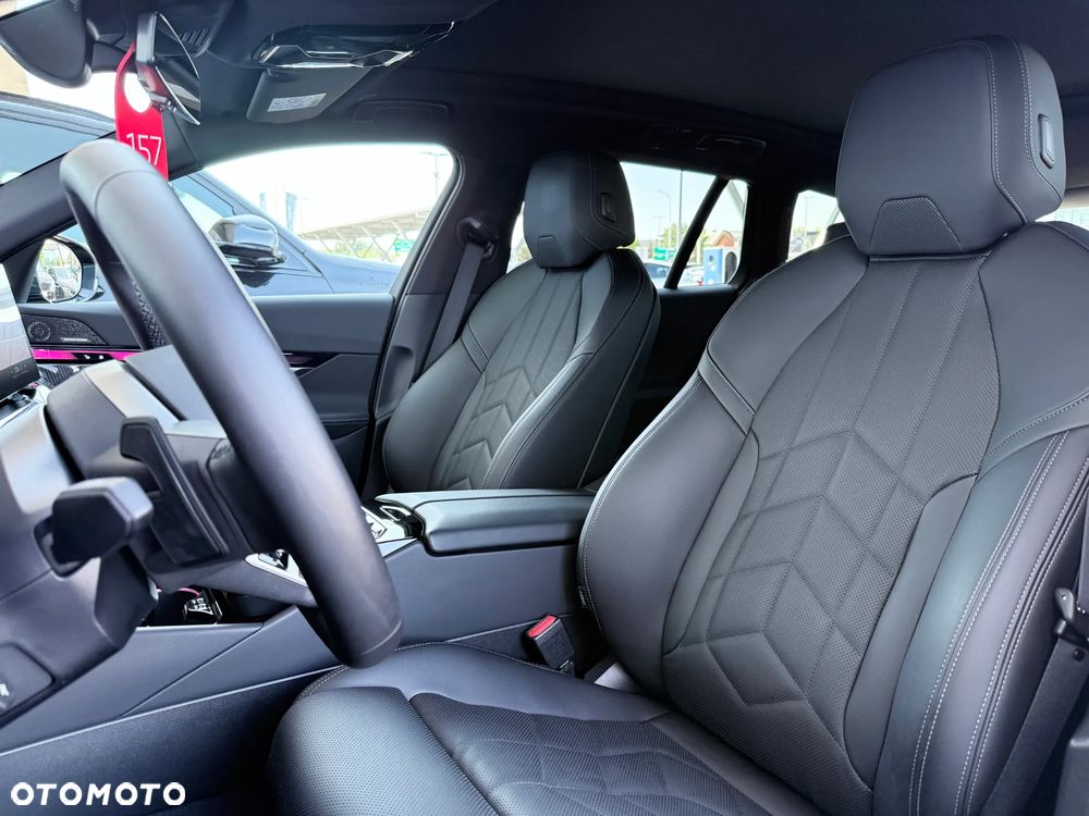 BMW Seria 5 520d xDrive - 29