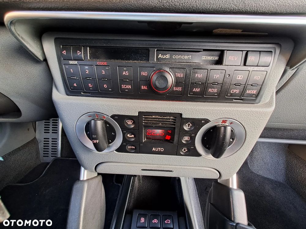 Audi TT Coupé 1.8T - 10