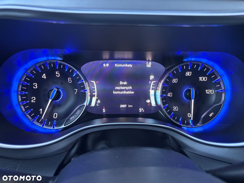 Chrysler Pacifica - 37