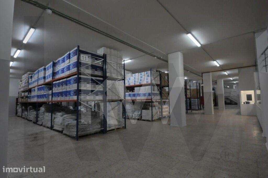 VENDA | Armazém e Atividade Industrial com 1254m2 no coração de Lisboa - Grande imagem: 2/9