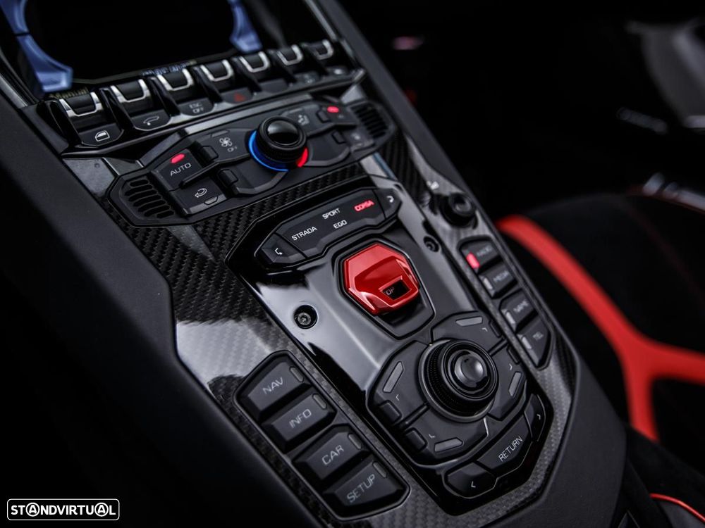 Lamborghini Aventador SVJ - 13