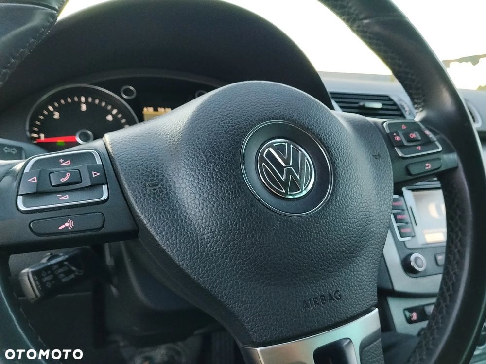 Volkswagen Passat 2.0 TDI Comfortline R-Style DSG - 38