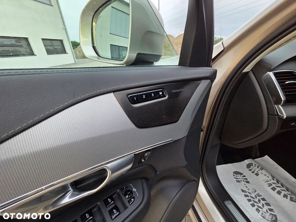 Volvo XC 90 B5 D AWD Plus Bright - 12