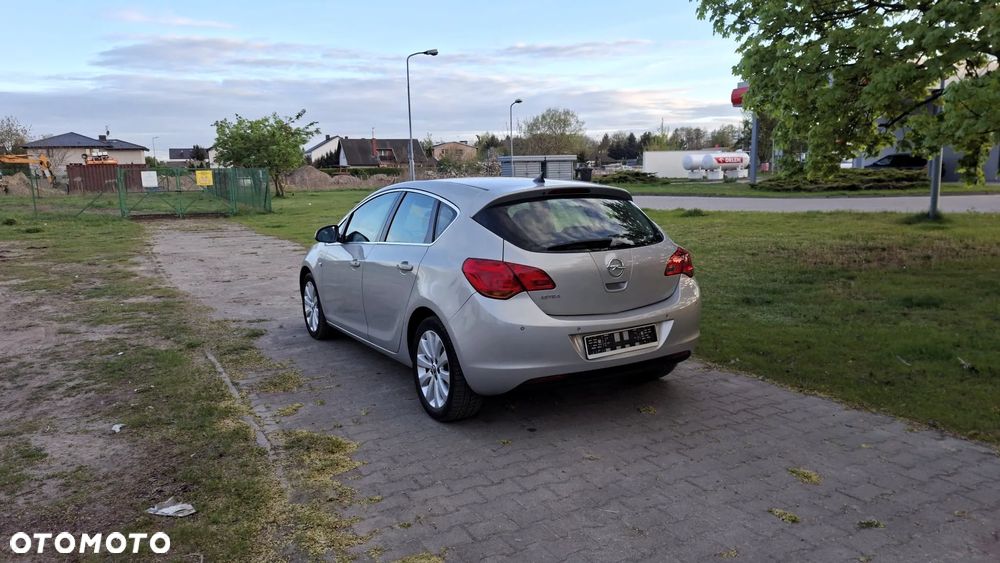 Opel Astra 1.6 Exklusiv - 4