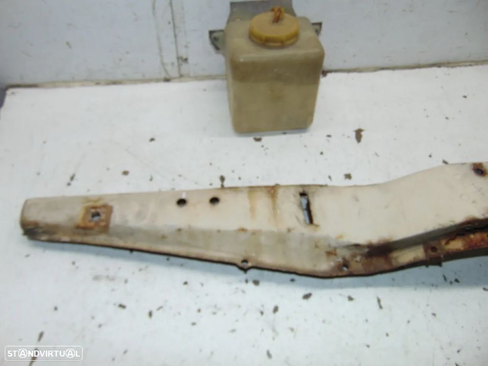 Renault 4F/4L travessa/Depósito água - 2