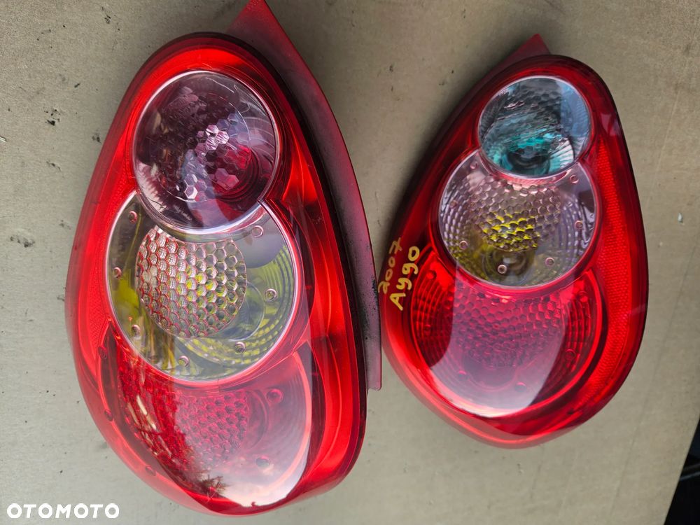 Toyota Aygo I lampa tył tylna  lewa - 4