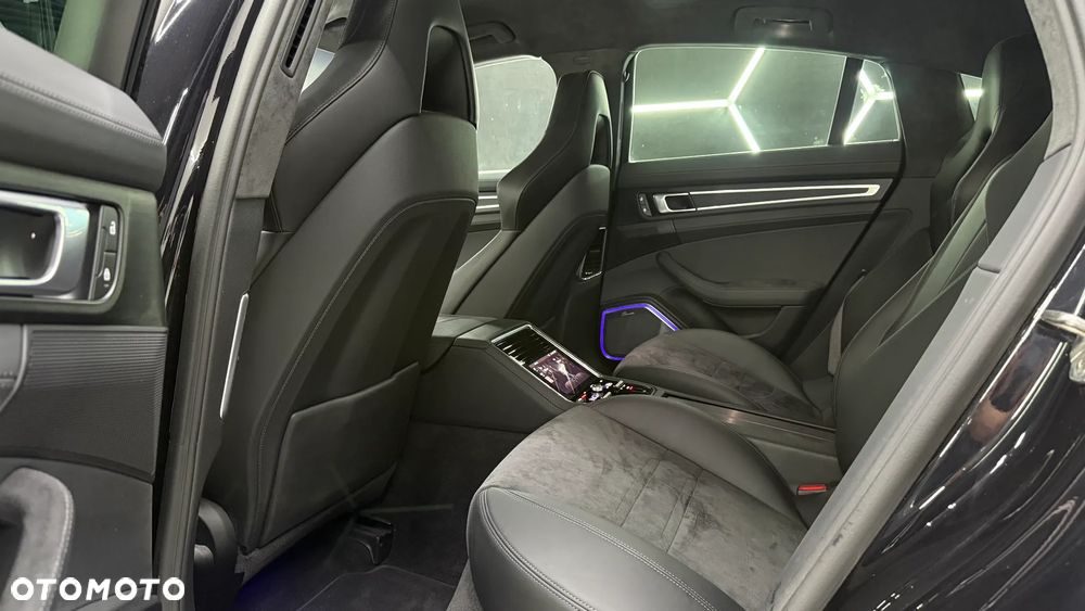 Porsche Panamera - 12