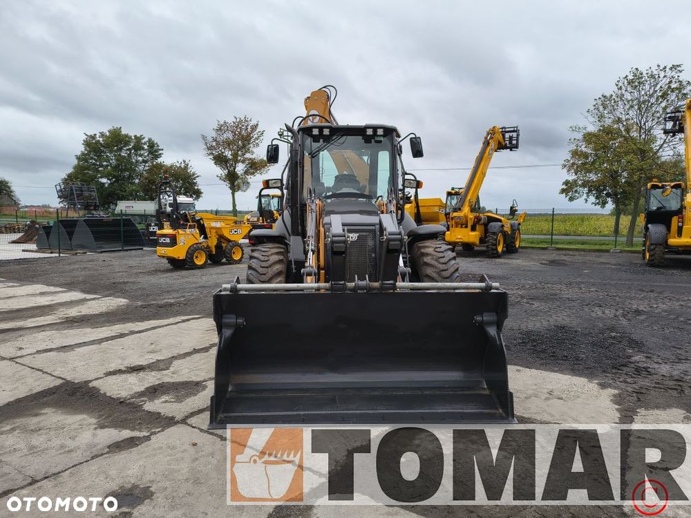 Case 695 SV 2023R - 3