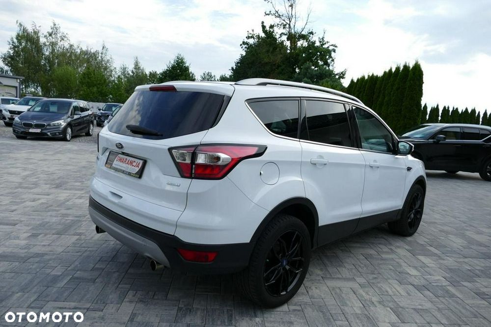 Ford Kuga 1.5 EcoBoost 2x4 Titanium - 4
