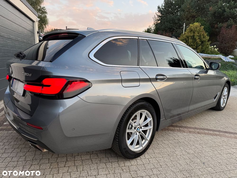 BMW Seria 5 520d Luxury Line sport - 8